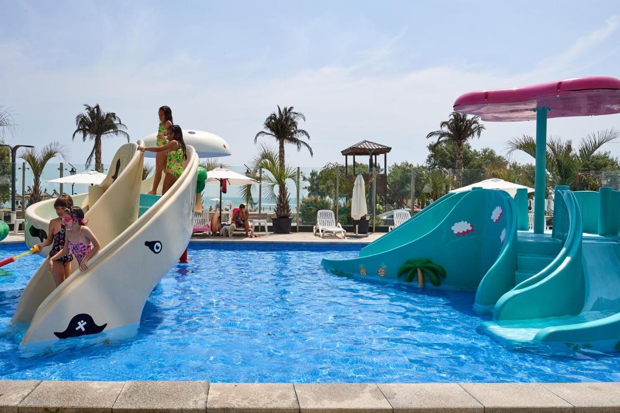 Dava Aparthotel Pool & Spa Mamaia Nord Năvodari Exteriör bild