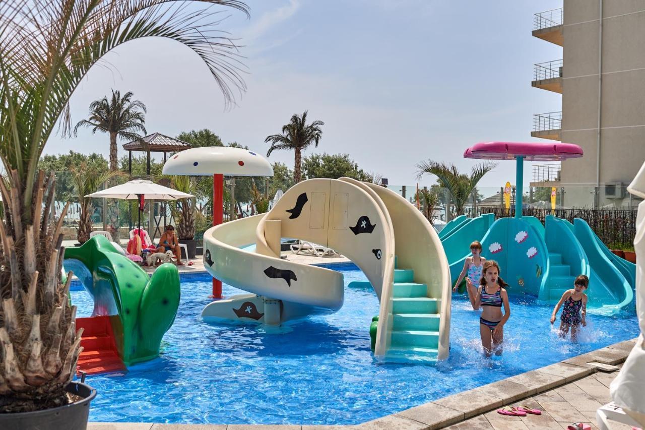 Dava Aparthotel Pool & Spa Mamaia Nord Năvodari Exteriör bild
