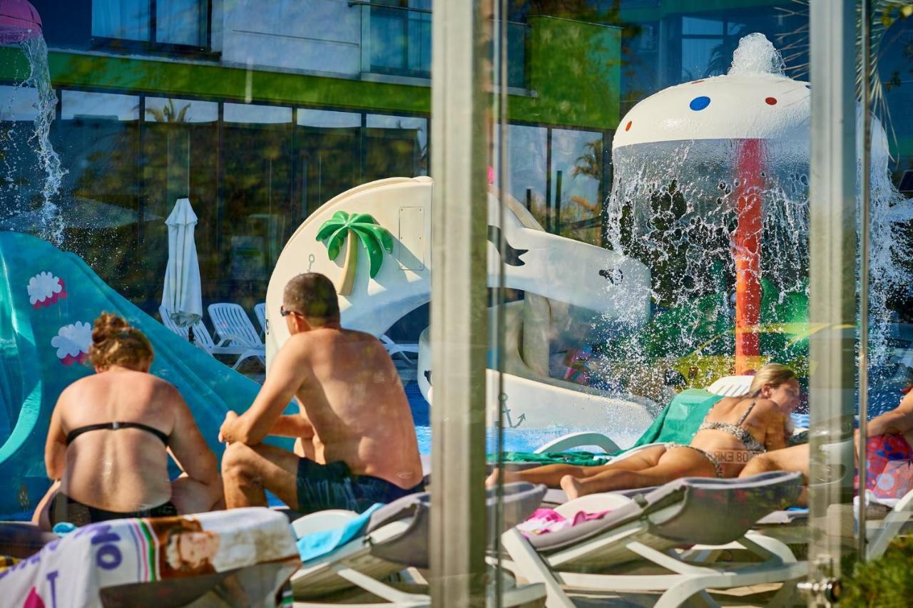 Dava Aparthotel Pool & Spa Mamaia Nord Năvodari Exteriör bild