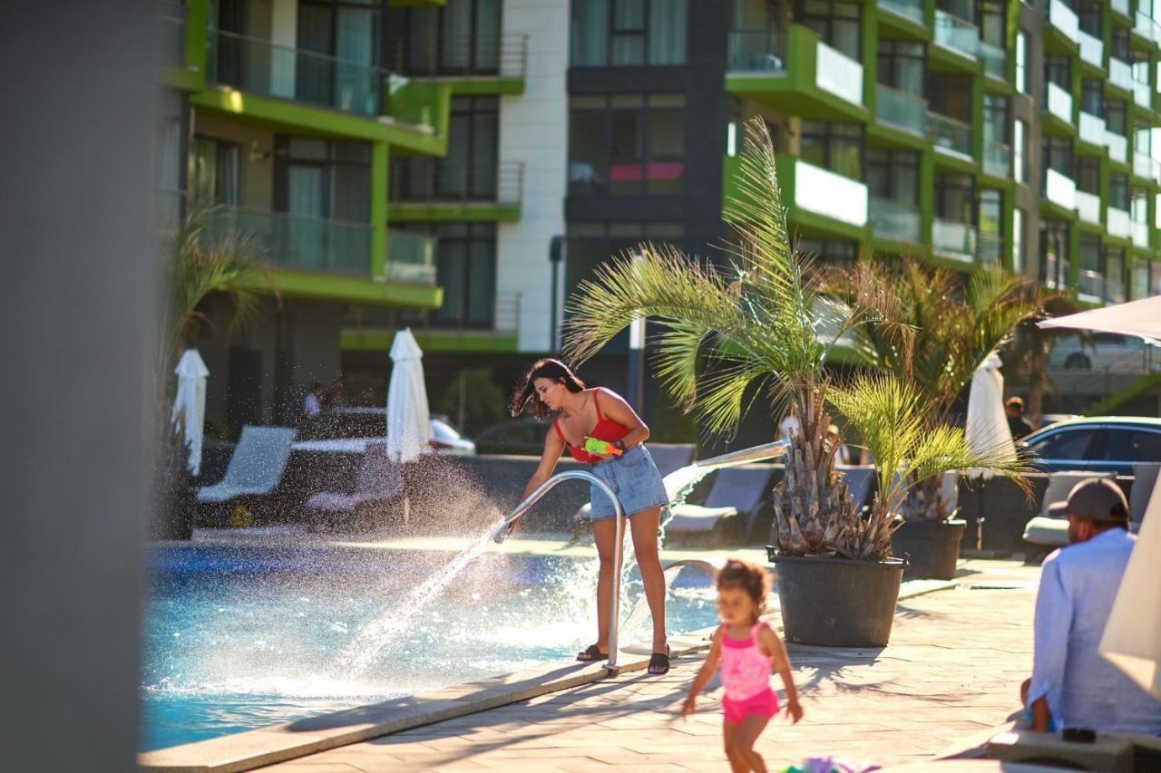 Dava Aparthotel Pool & Spa Mamaia Nord Năvodari Exteriör bild